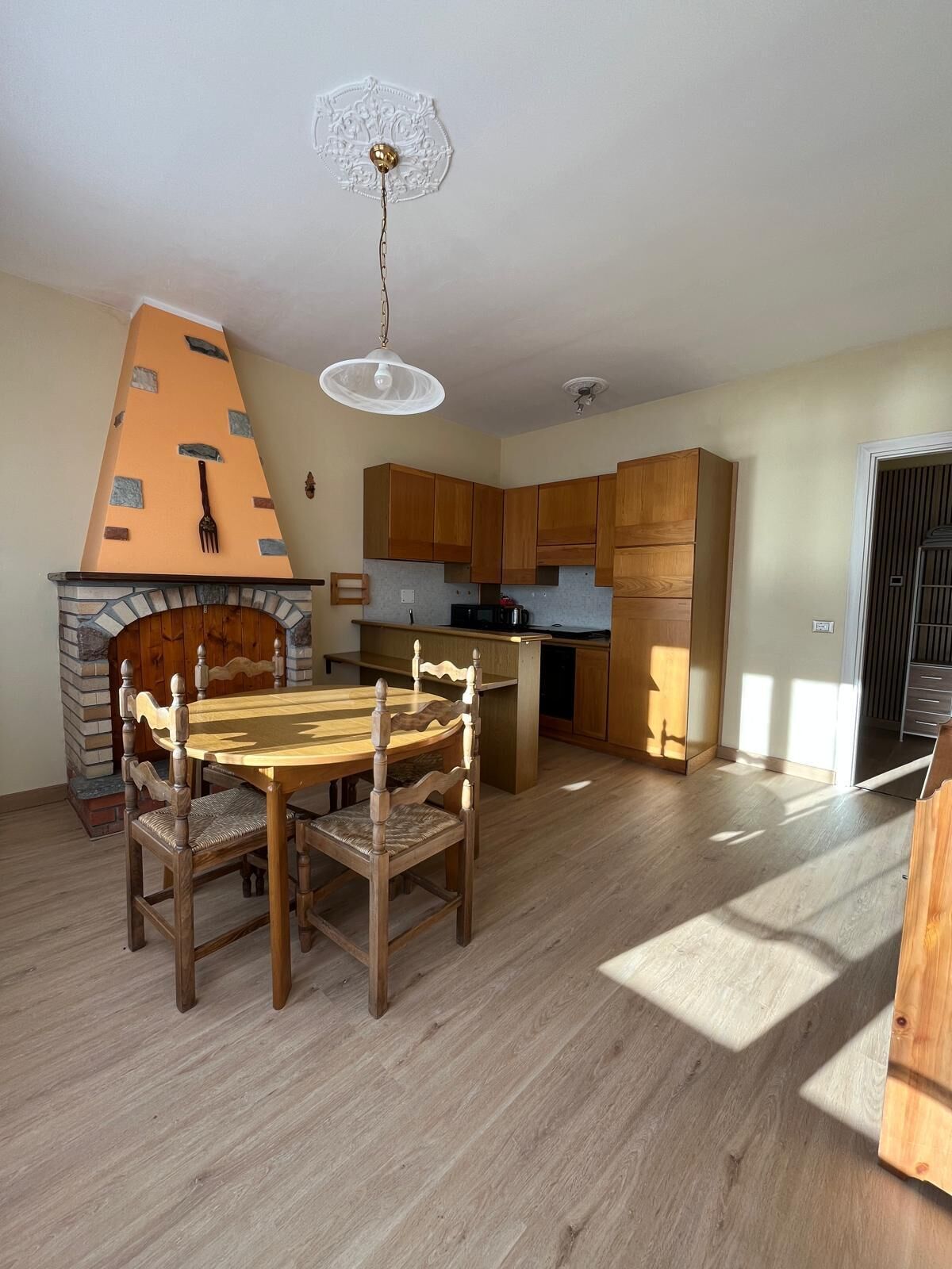 Comfort-huoneisto, parveke, järvinäköala | Yksityinen keittiö