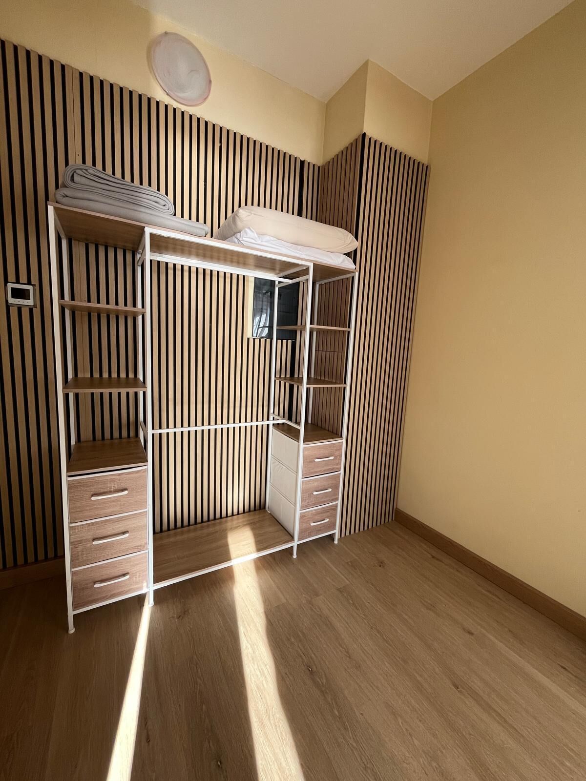 Appartamento Comfort, balcone, vista lago | Ferro/asse da stiro, Wi-Fi gratuito