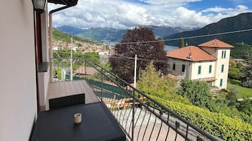 Comfort-Apartment, Balkon, Seeblick | Bügeleisen/Bügelbrett, kostenloses WLAN