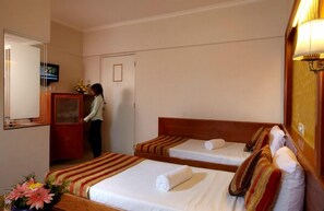 Deluxe Room, City View - AVION HOTEL (Mumbai)