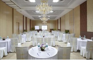 Deluxe Room, City View | Interior - AVION HOTEL (Mumbai)