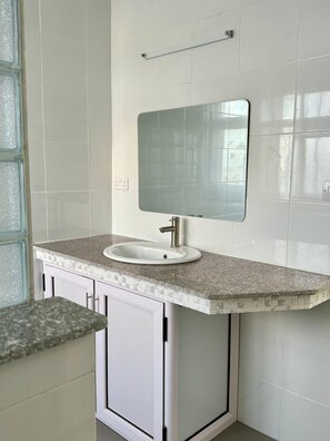 Căn hộ, 1 phòng ngủ, ban công | Phòng tắm