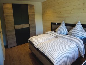 3 bedrooms, iron/ironing board, WiFi - Holiday Home 'Ferienhaus Traum Teufel' with Shared Terrace, Shared Garden and Wi-Fi (Hettingen)