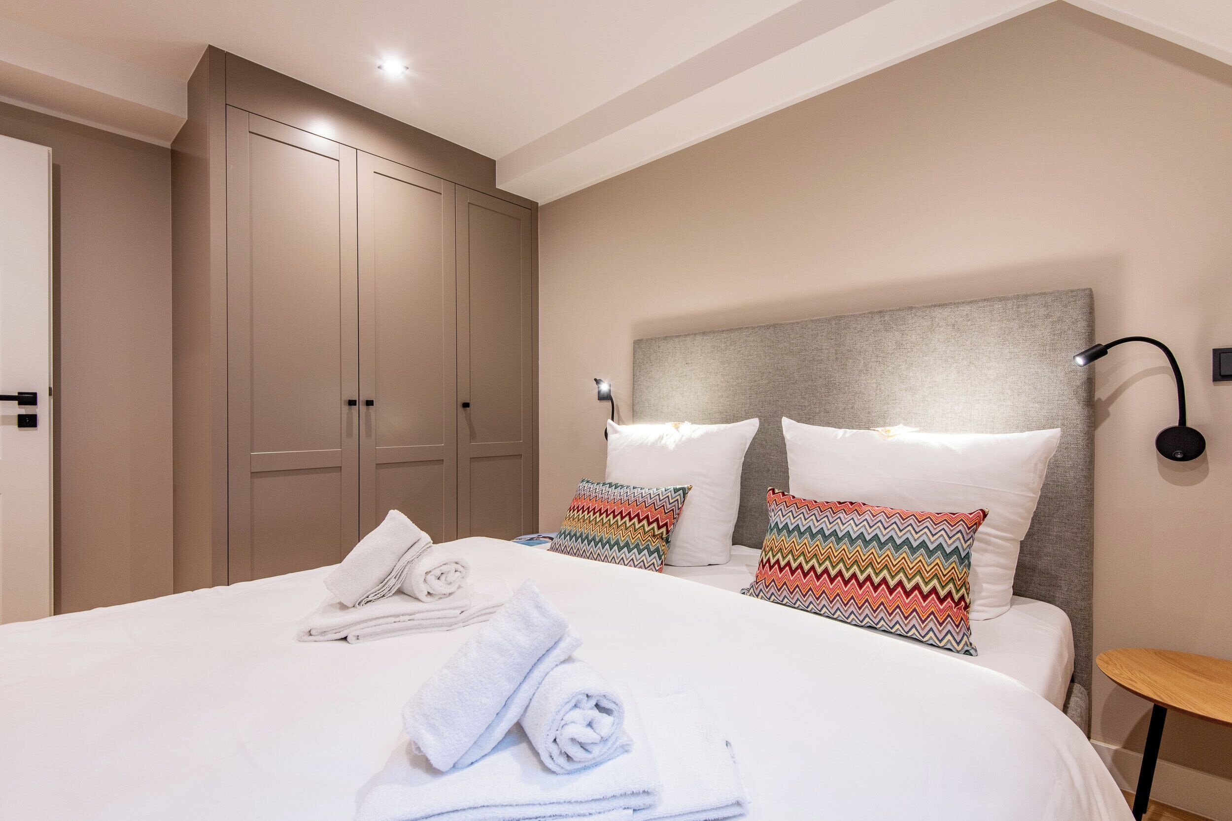 2 slaapkamers, een strijkplank/strijkijzer, gratis wifi, beddengoed