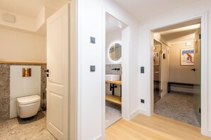 Dutxa, assecador de cabells i tovalloles