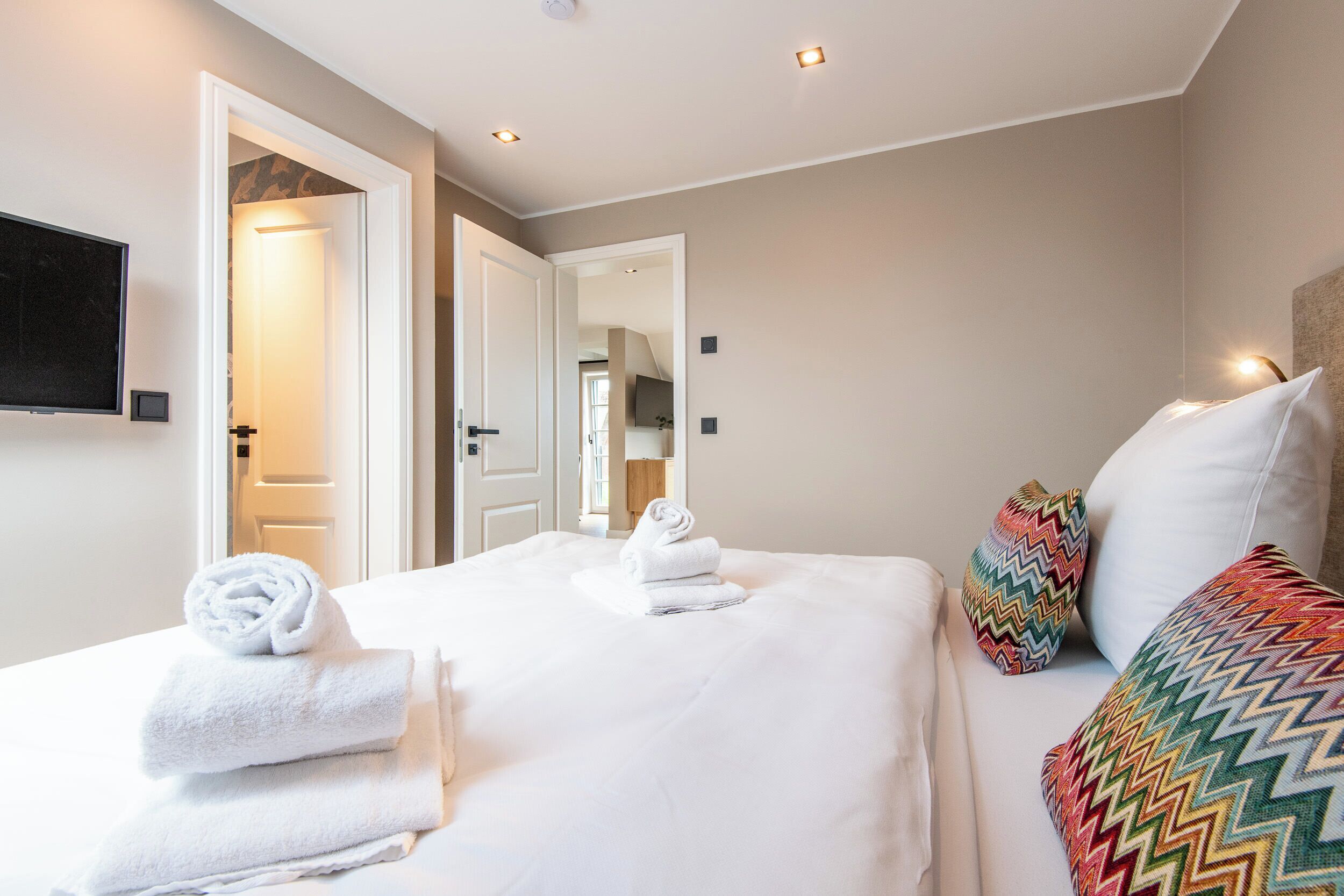Desk, iron/ironing board, free WiFi, bed sheets