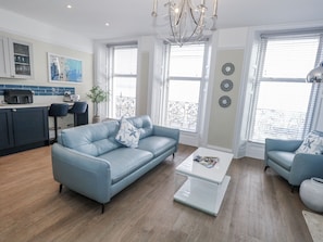Cottage | Living area
