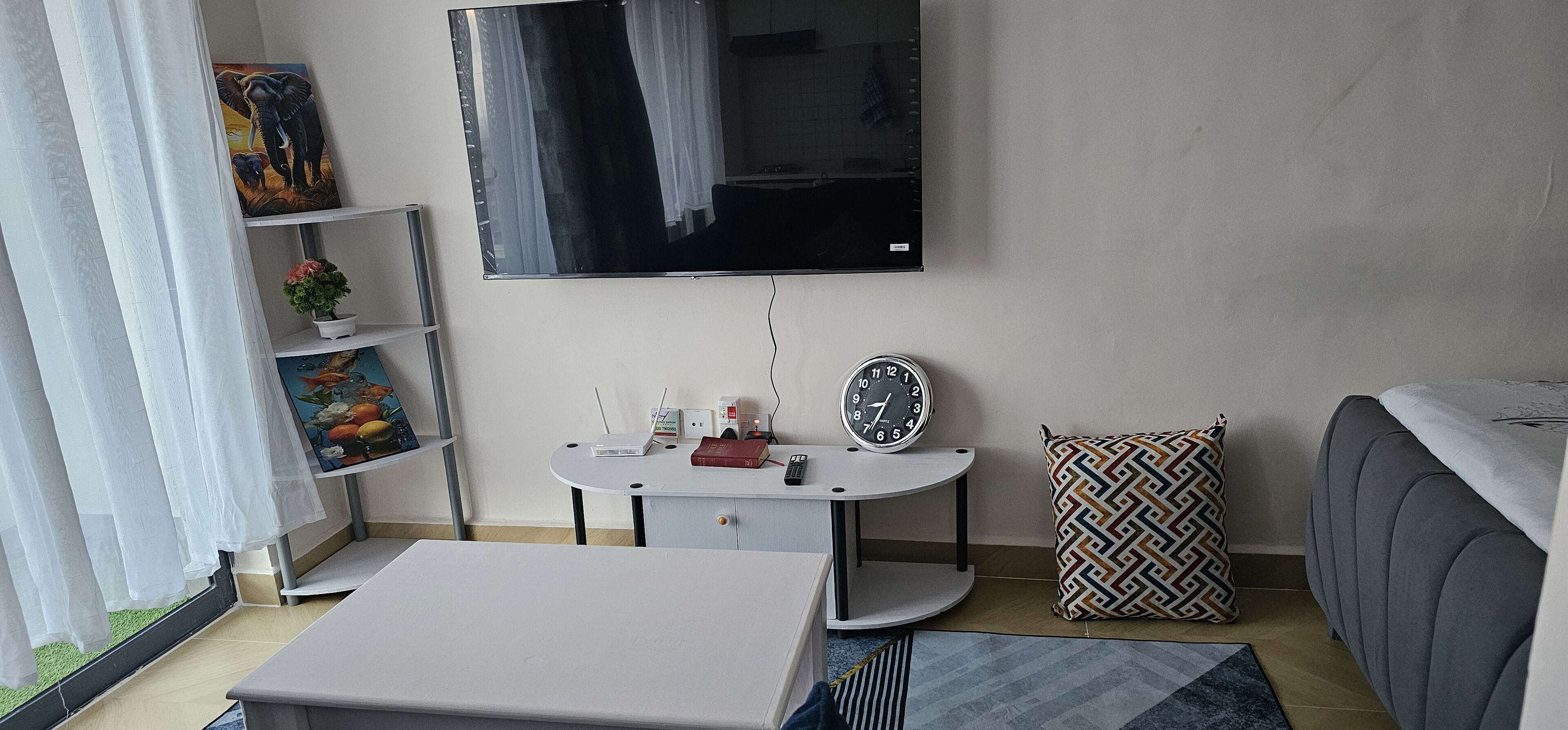 Deluxe Duplex, Park View | Desk, laptop workspace, blackout curtains, free WiFi
