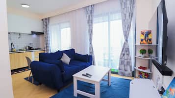 Deluxe Duplex, Park View | Living area