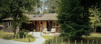 The Stable | Oak-Frame Kent hideaway · Hot Tub