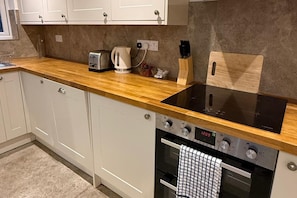 Refrigerador, microondas, horno, placa de cocina