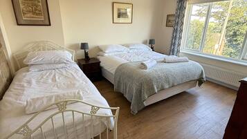 3 bedrooms, iron/ironing board, free wired Internet, bed sheets