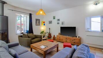 Tv, videospil, bordtennisbord