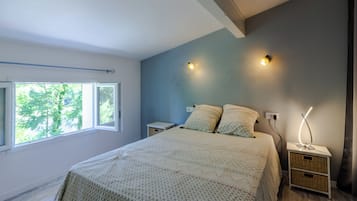 3 chambres, fer et planche à repasser, Wi-Fi, literie fournie