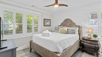 4 bedrooms, iron/ironing board, Internet, bed sheets