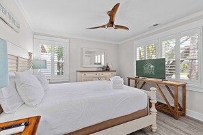 4 Schlafzimmer, Schreibtisch, Bügeleisen/Bügelbrett, Reisekinderbett