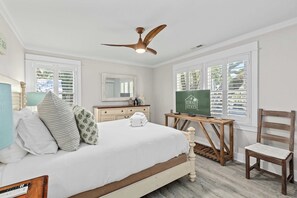 4 bedrooms, desk, iron/ironing board, travel crib