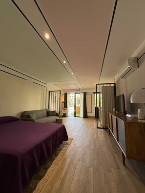 Iron/ironing board, WiFi, bed sheets, wheelchair access