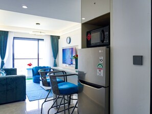 Desk, laptop workspace, free WiFi