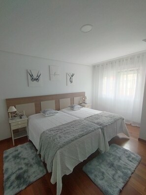 3 Schlafzimmer, Bügeleisen/Bügelbrett, WLAN, Bettwäsche