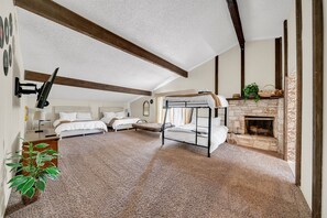 4 bedrooms, free WiFi, bed sheets