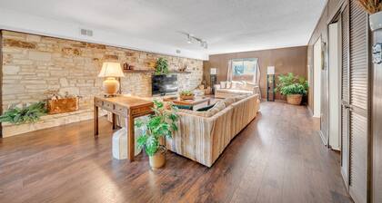 4BR Home w/ Pool • Grill • Sleeps 16 Near AFB