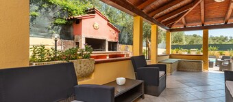 Villa 'Chiara' with Mountain View, Wi-Fi and Air Conditioning