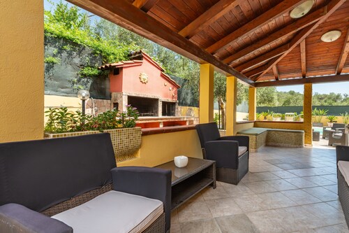 Villa 'Chiara' with Mountain View, Wi-Fi and Air Conditioning