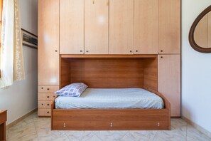3 slaapkamers, een strijkplank/strijkijzer, wifi, beddengoed
