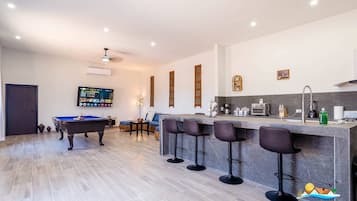 Bar (in der Unterkunft)