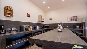 Fridge, microwave, oven, coffee/tea maker