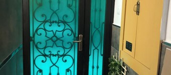 Studio with terrace 10 mn from airport and beach sablette beatch