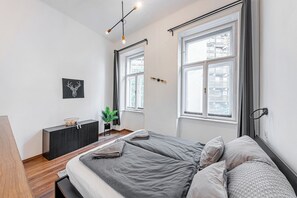 2 chambres, fer et planche à repasser, Wi-Fi gratuit, draps fournis