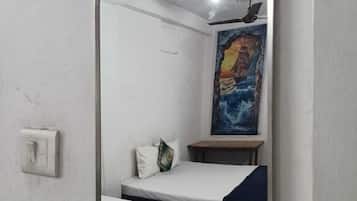 Family Room | Premium bedding, desk, laptop workspace, bed sheets