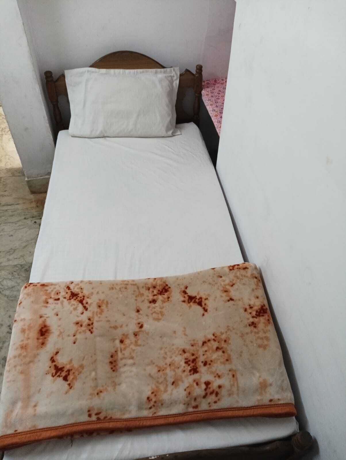 Ropa de cama de alta calidad y escritorio 