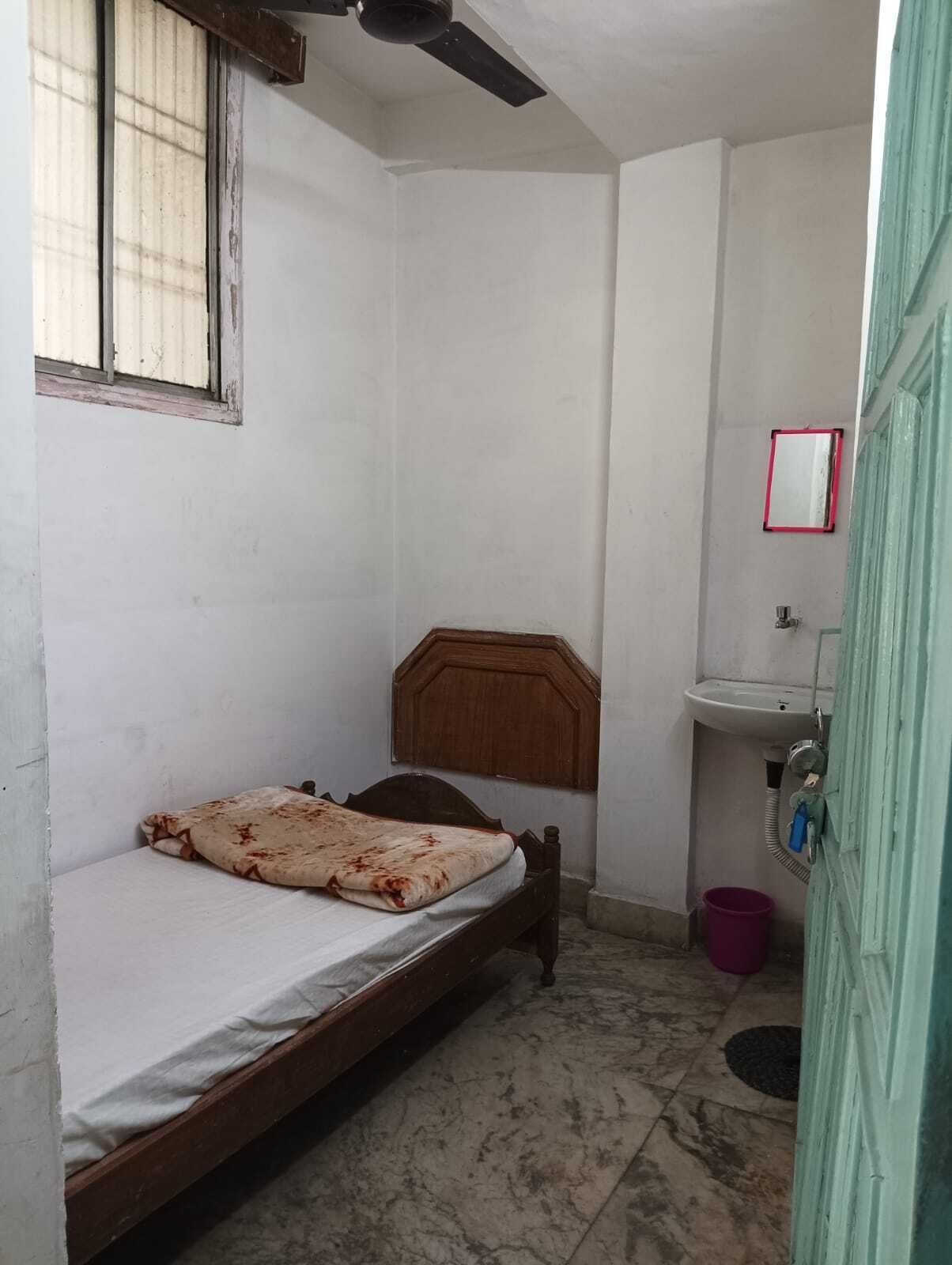 Standard Single Room, 1 Twin Bed, City View | Premium bedding, desk, laptop workspace, bed sheets