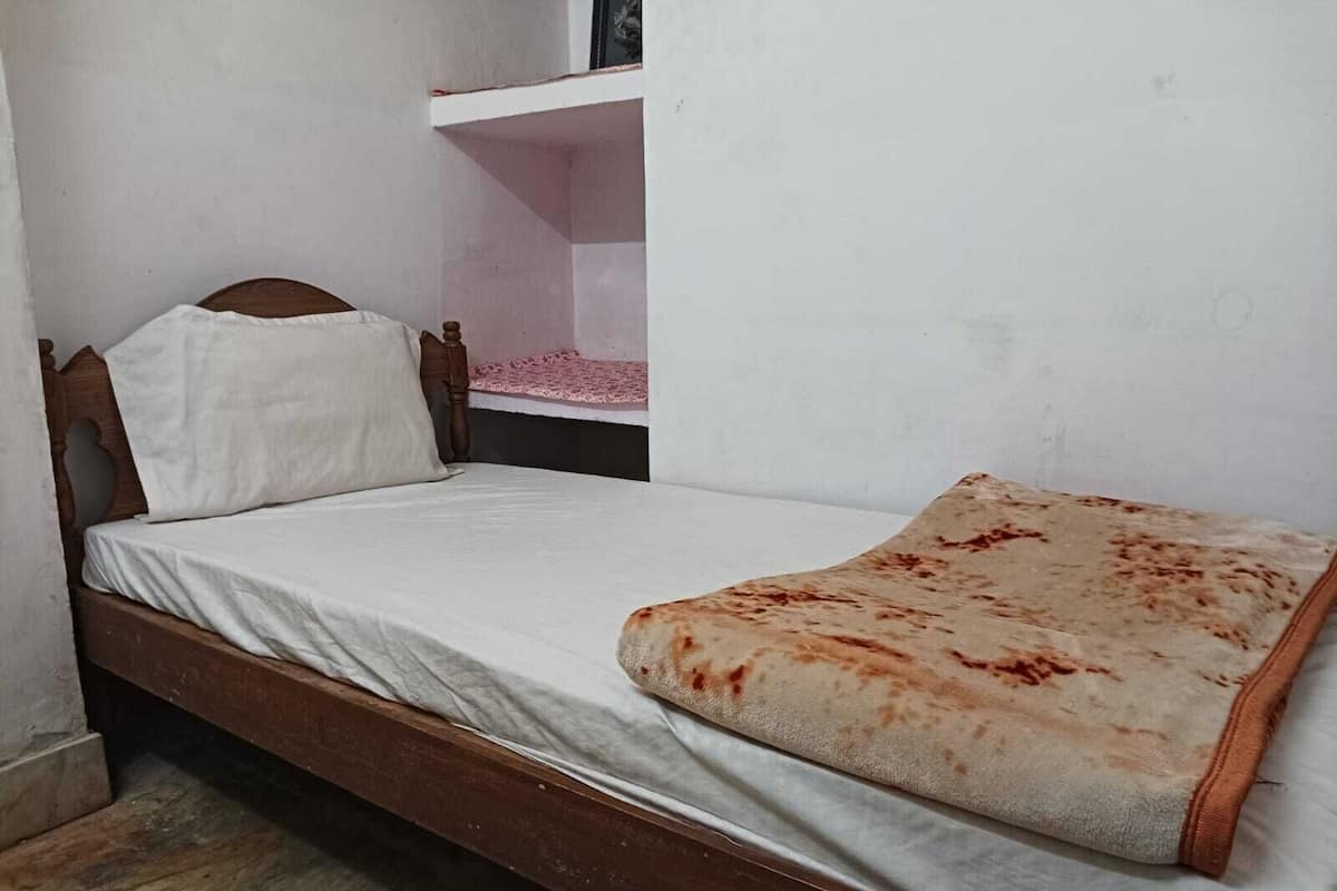 Chambre simple Standard, 1 lit jumeau, vue sur la ville | Literie de qualité, bureau, espace de travail pour ordinateurs portables