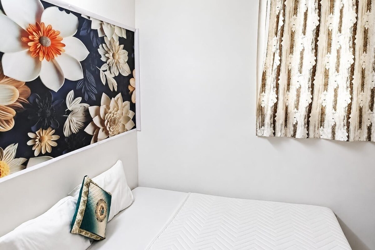 Standaard tweepersoonskamer, uitzicht op stad | Luxe beddengoed, een bureau, een laptopwerkplek, beddengoed