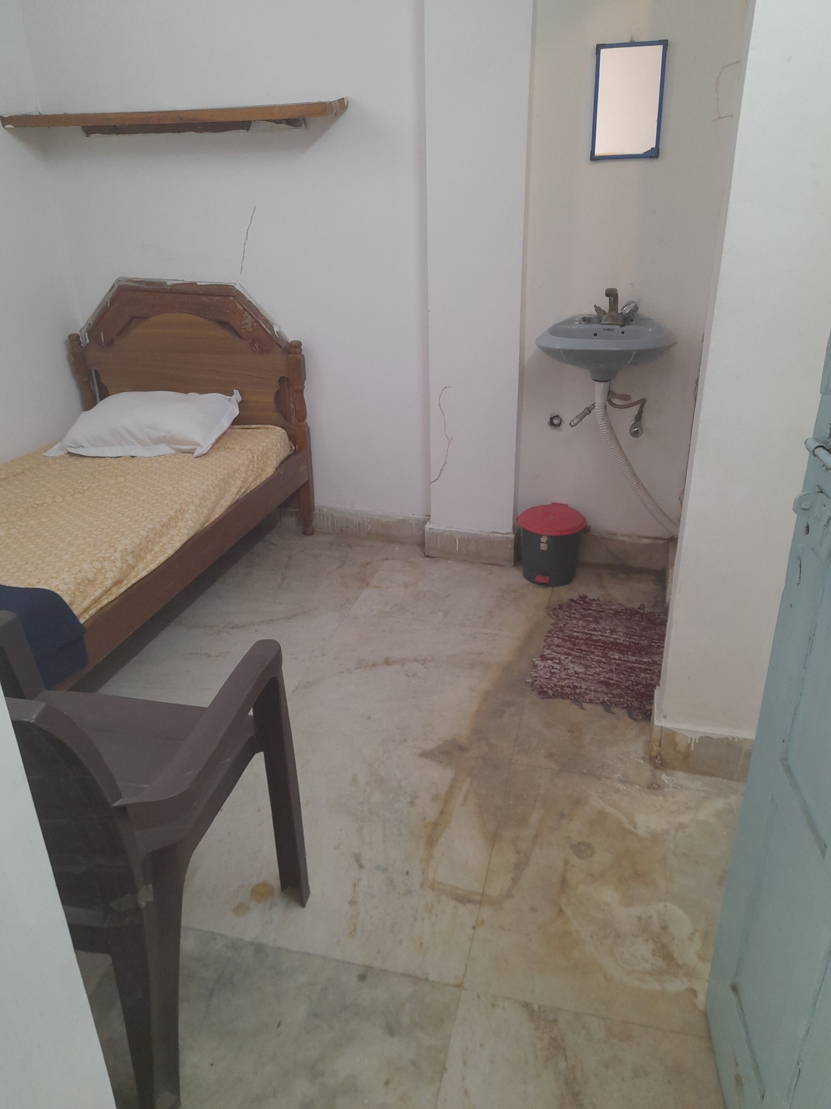 Junior Single Room, 1 Twin Bed, City View | Courtyard view