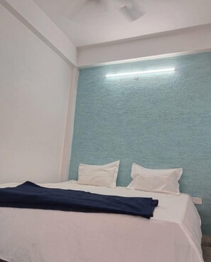 Standard Double Room, City View | Premium bedding, desk, laptop workspace, bed sheets - comfi stay hotel bhopal (Bhopal)