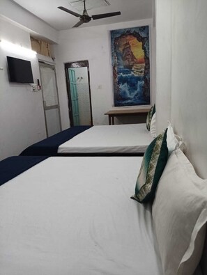 Ropa de cama de alta calidad y escritorio 