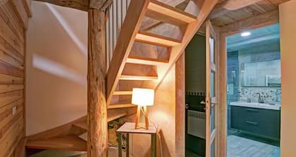 Charming retreat in Usson-en-Forez with hot tub and premium comfort