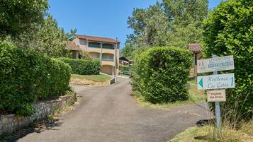 Enceinte de lâhĂ©bergement