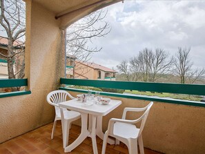 Unclassified image, 5 of 13, button