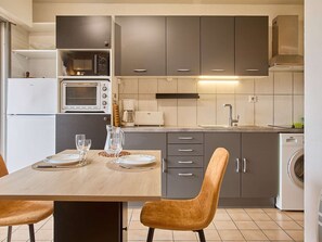 Unclassified image, 4 of 13, button