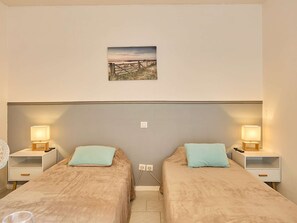 Unclassified image, 2 of 10, button - Bright studio for 2 people with balcony, parking, and pets allowed (Barbotan-les-Thermes)