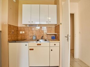 Unclassified image, 4 of 5, button - Bright studio for 2 people with balcony, parking, and pets allowed (Barbotan-les-Thermes)