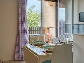 Unclassified image, 3 of 5, button - Bright studio for 2 people with balcony, parking, and pets allowed (Barbotan-les-Thermes)