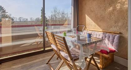 T2 bis con veranda vista al campo para 4 pers., parking, wifi