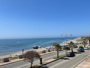 Superior-Zimmer, Balkon, Strandblick | Kostenloses WLAN